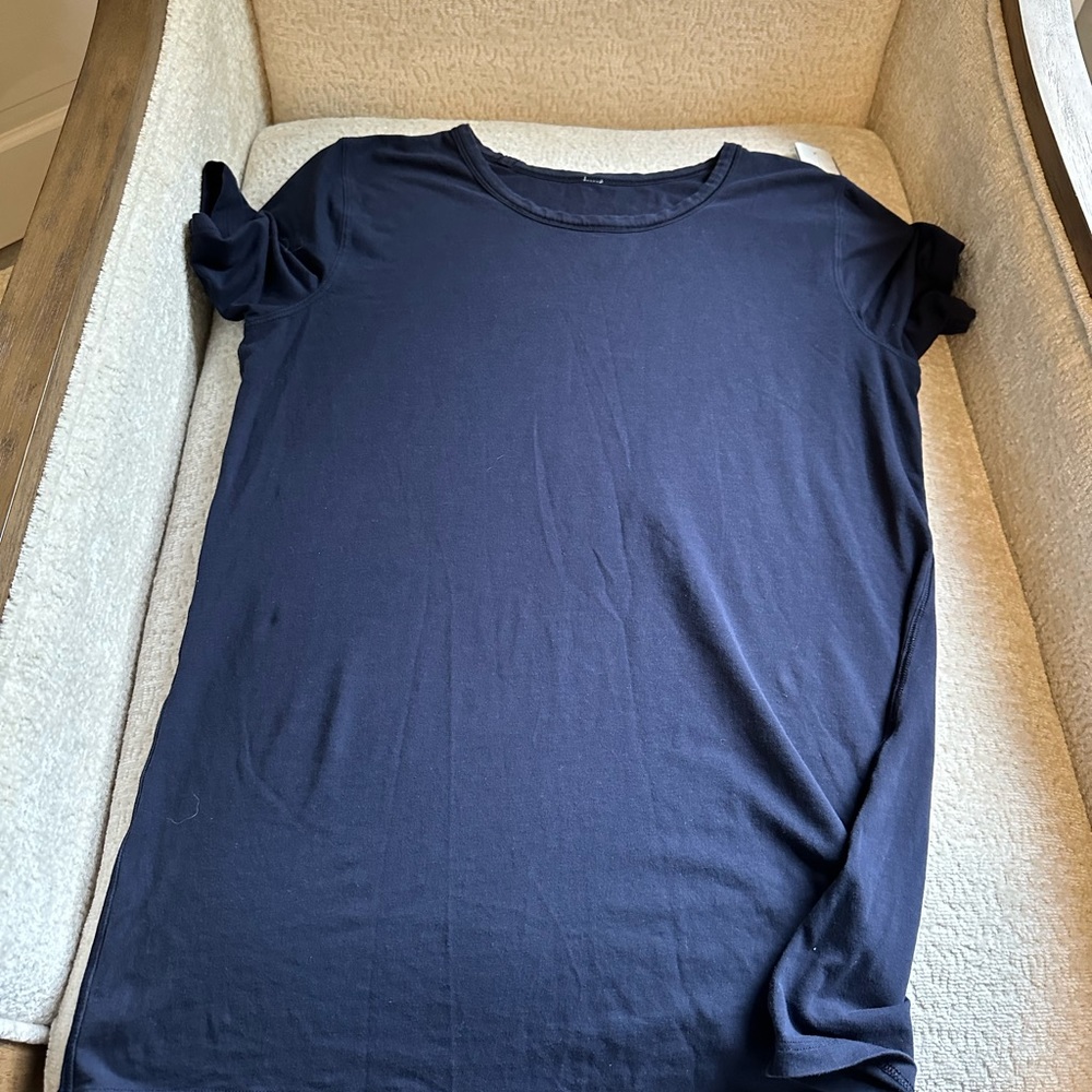 Lululemon tee